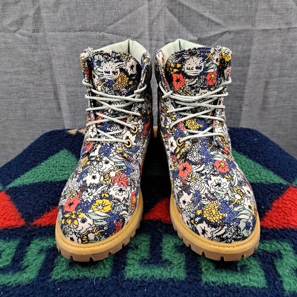 Timberland Womens 6 inch Premium floral boots Size 7 - Picture 3 of 15